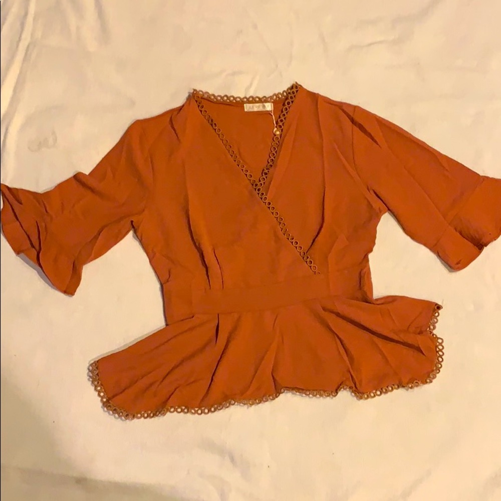 ✨Brand New v-neck shirt. Sexy, and comfy!💕